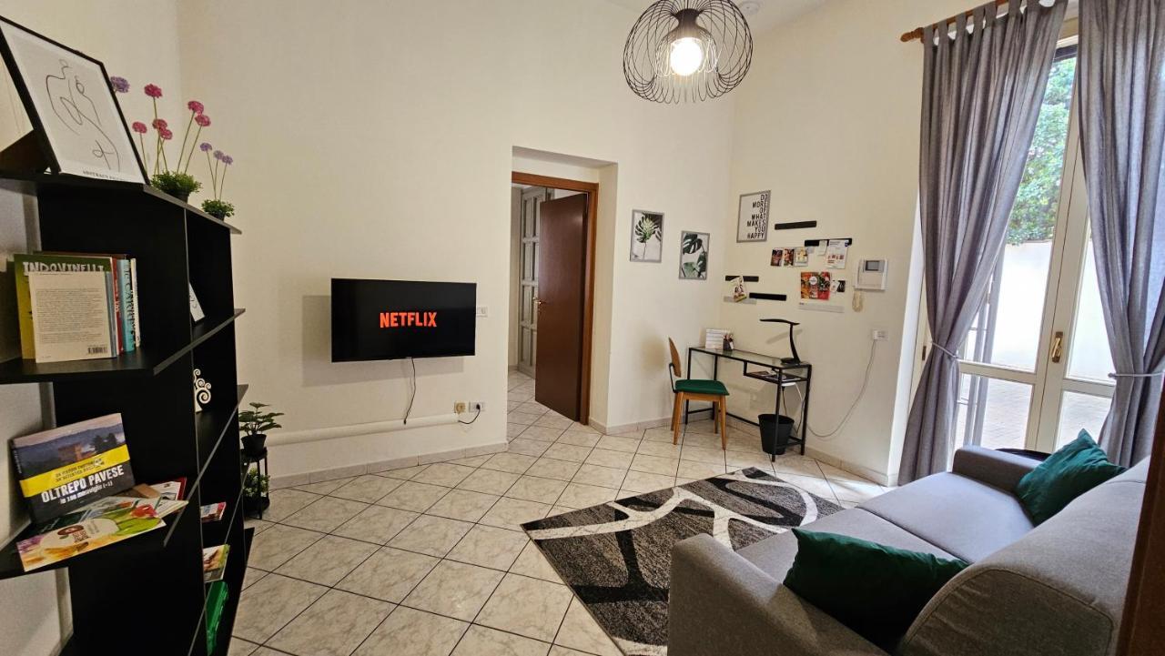 Casa Oltrepo Fresco Centrale Ma Silenzioso Parcheggio Interno Casteggio Εξωτερικό φωτογραφία